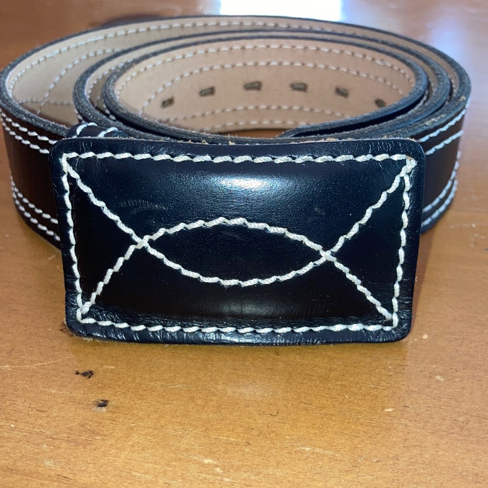 Brown leather belt. NWOT. Chambers.